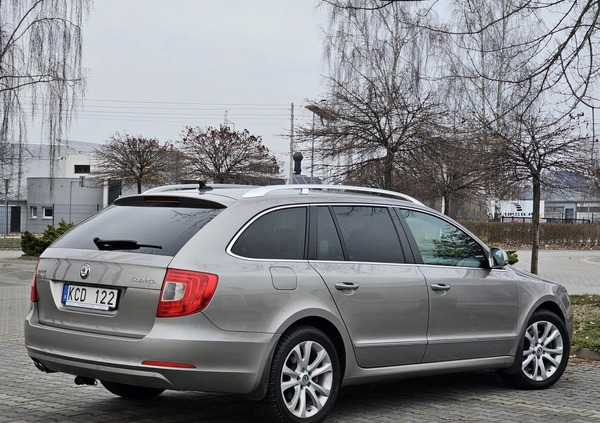 Skoda Superb cena 44900 przebieg: 224000, rok produkcji 2013 z Szydłowiec małe 631